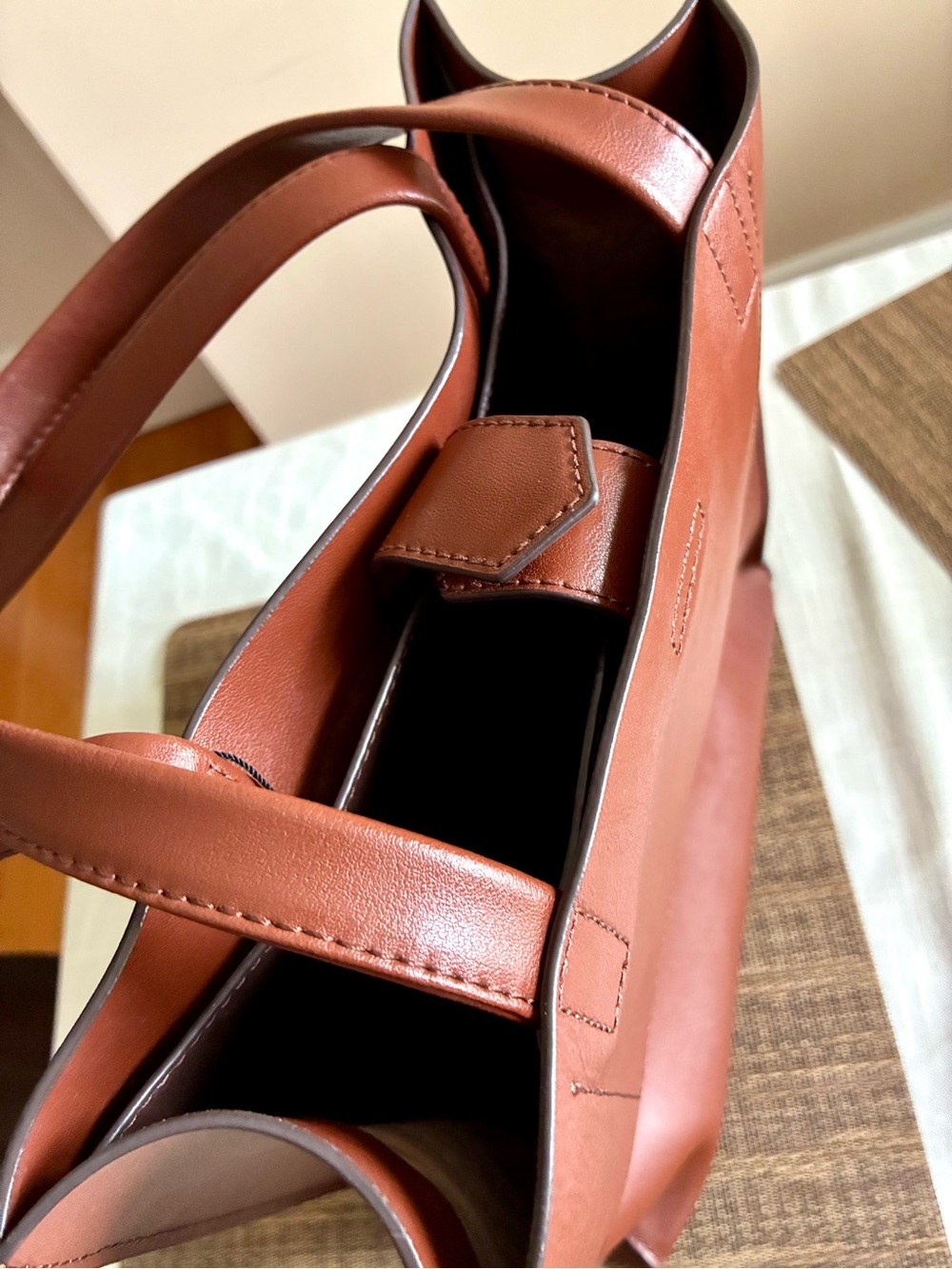 Banana Republic  Leather Tote Bag - Picture 4 of 7